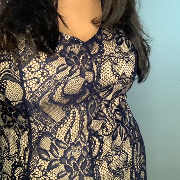 Formal  LACE DRESS WITH MESH GODET - Picture 1 of 7